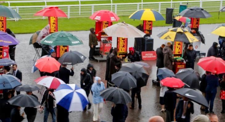 Bangor on Dee Racecourse Guide 5 Bangor-on-Dee on course bookmakers